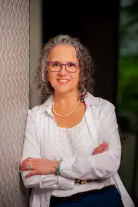 Joy Y.Erdile, MSc, RD - specializing in hormonal health, therapeutic ketogenic diets and MCAS/hEDS